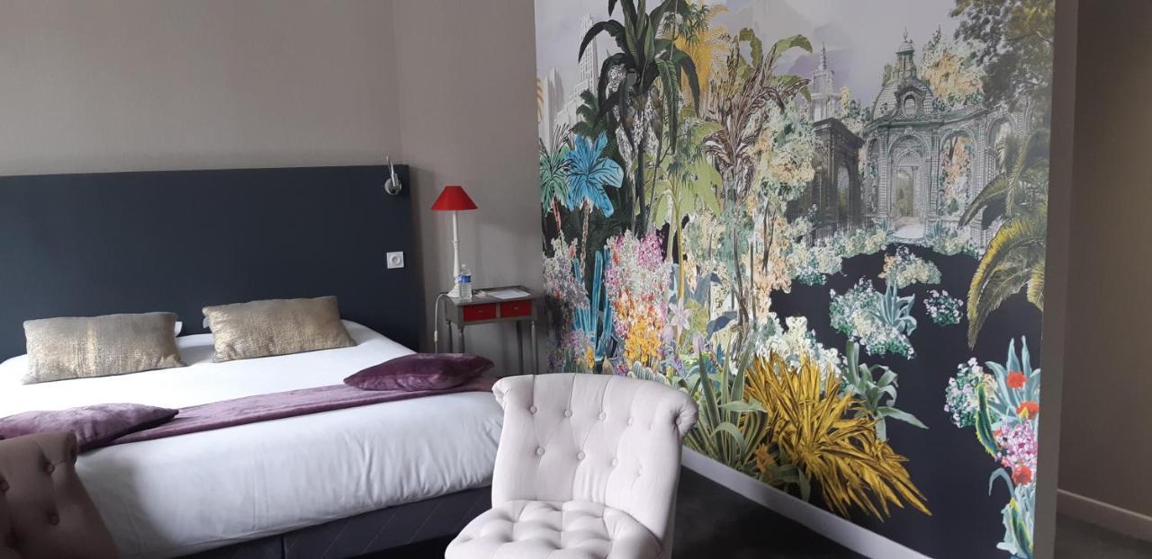 Logis Hotel Le Grand Cerf Ernée Екстериор снимка