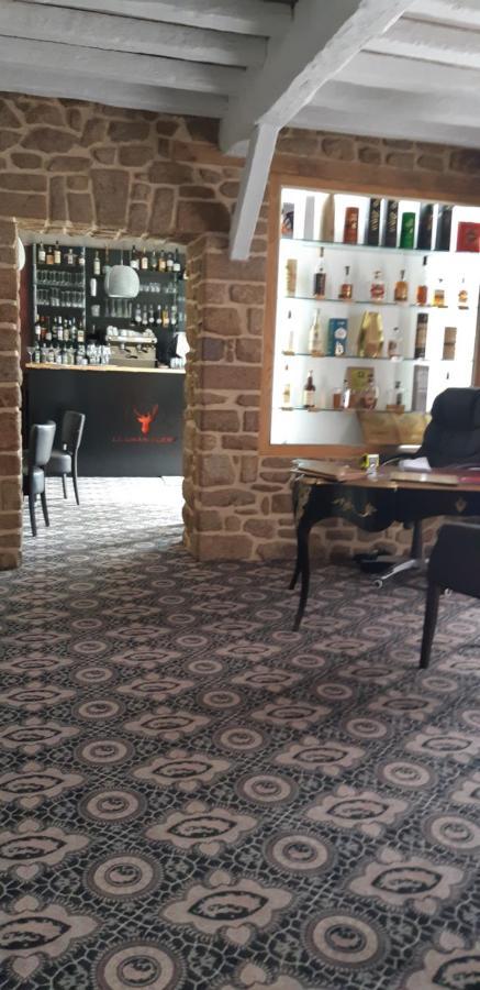 Logis Hotel Le Grand Cerf Ernée Екстериор снимка