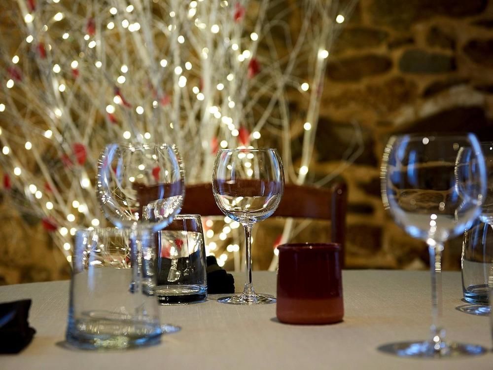 Logis Hotel Le Grand Cerf Ernée Екстериор снимка