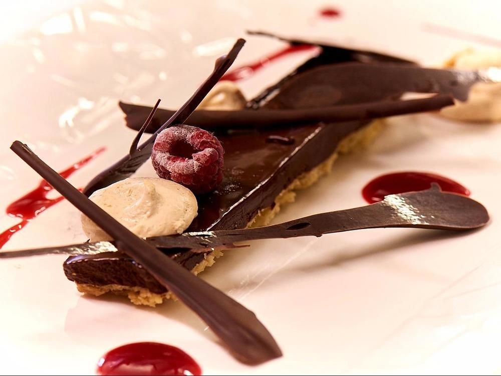 Logis Hotel Le Grand Cerf Ernée Екстериор снимка